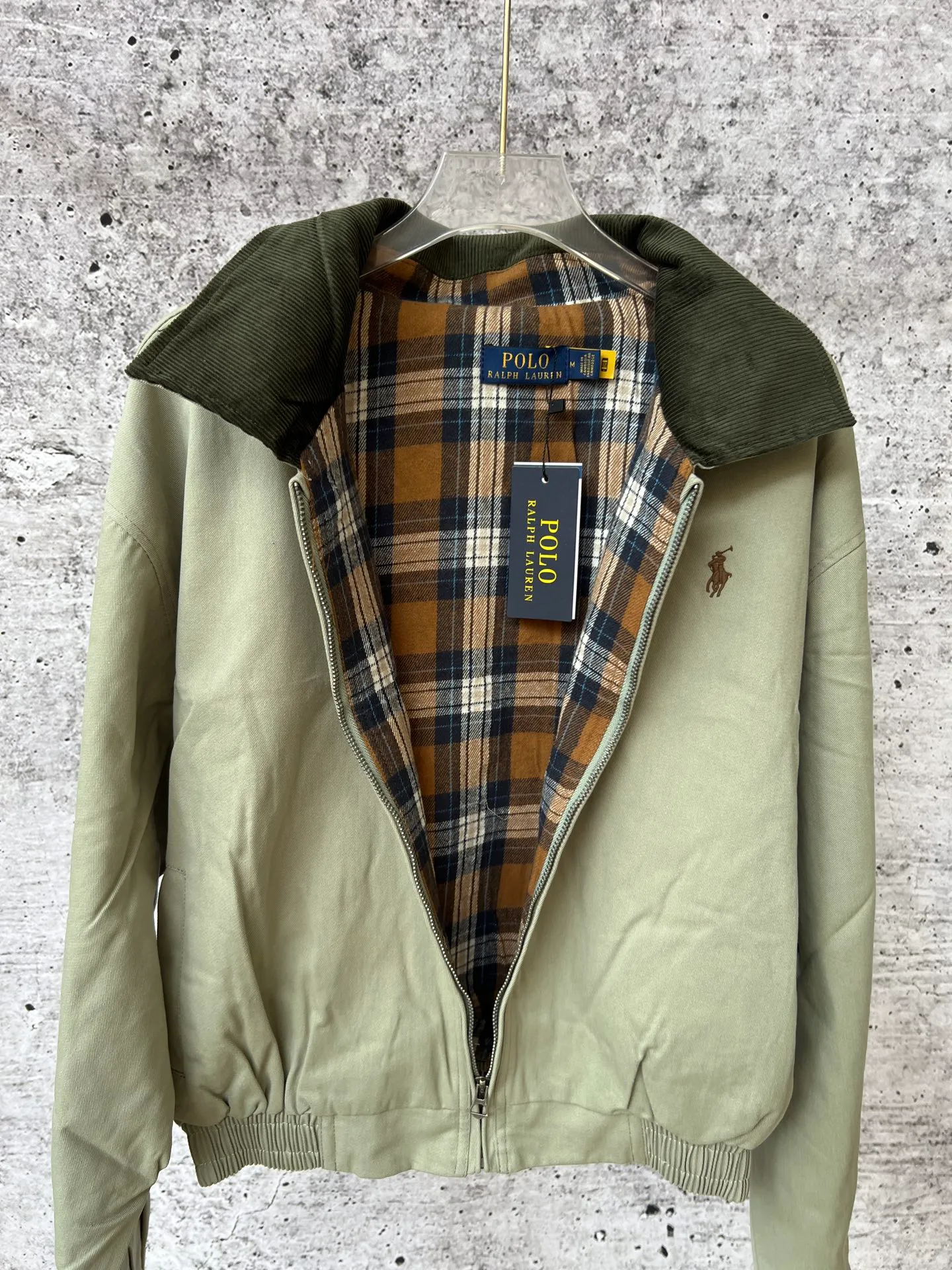 P310 Ralph Lauren women's autumn short wide jacket, short wide version with loose bust, elongated upper body effect, lining with plaid fabric, corduroy contrast collar added to the collar to make it more personalized, imported embroidered pony logo, fine workmanship and customized hardware accessories